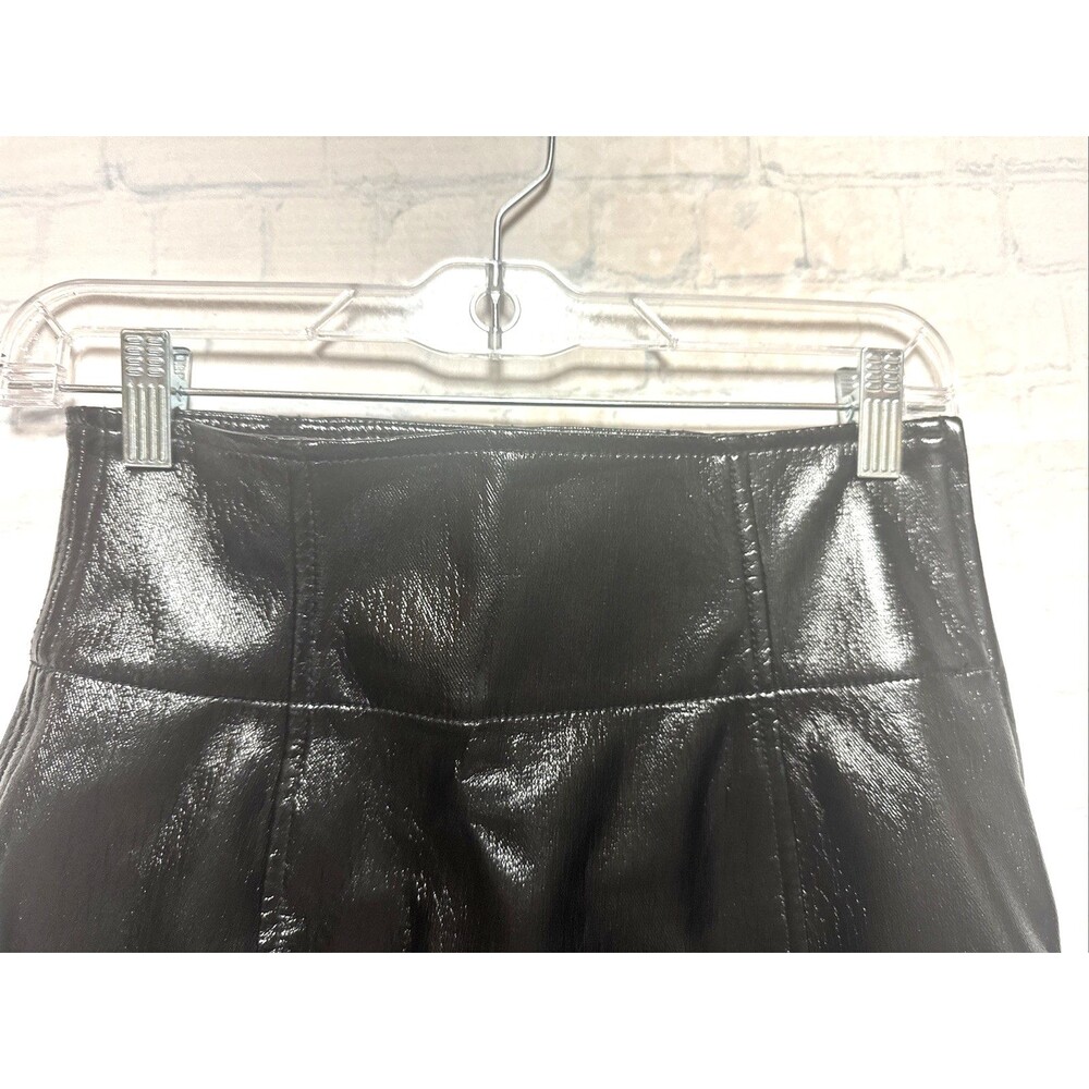 Free People Skirt Womens 2 Black Faux Leather Mini Zip Front Lined Edgy Style - Picture 2 of 12
